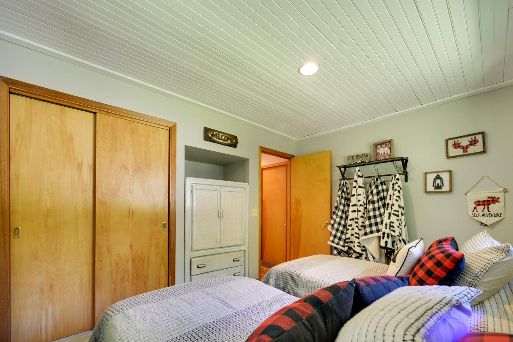 Wilmington Retreat With Deck, Lake Views And Game Room Extérieur photo